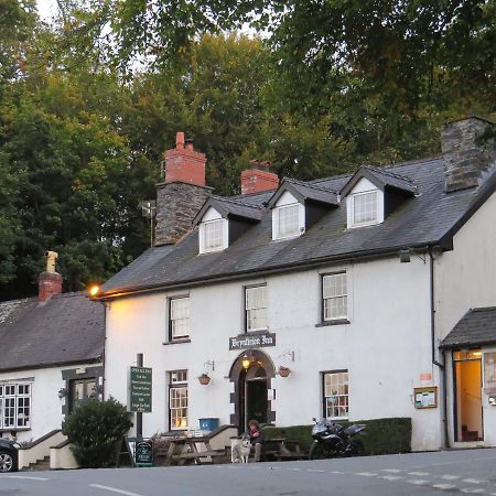The Bryntirion Inn Llandderfel Екстериор снимка